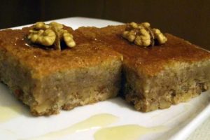 BAKLAVA KOLAČ: Sočno, brzo i ukusno