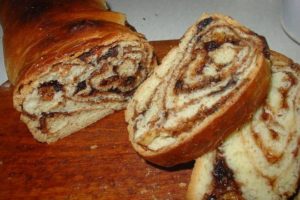 Štrudla sa džemom, orasima i čokoladom
