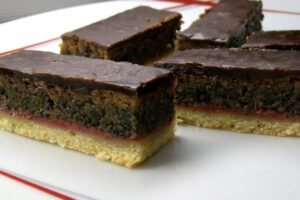 PITA OD MAKA: Ukusan i izdašan desert koji svima uspije od prve