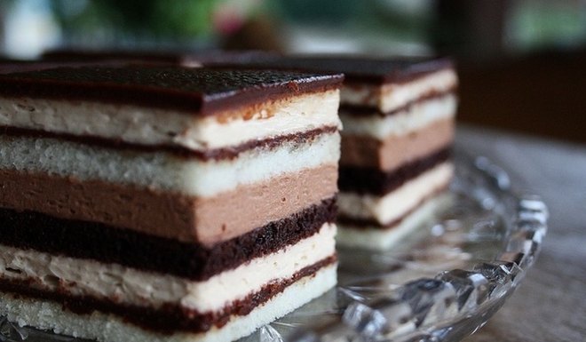 BRONHI KOCKE: Savršen izbor za sve ljubitelje čokoladno-kremastih kolača