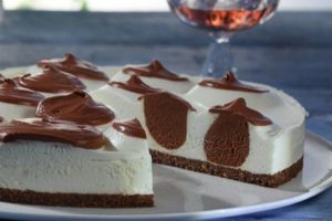 Cheesecake s čokoladnim lopticama