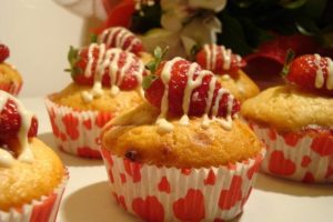 Muffini s jagodama i bijelom čokoladom