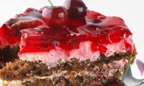 RASKOŠNA TORTA S TREŠNJAMA: Osladite se finom, osvježavajućim voćnim desertom