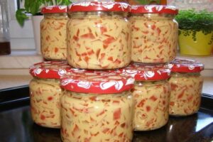 ZIMNICA NA MALO DRUGAČIJI NAČIN: Pikantna salata od paprika