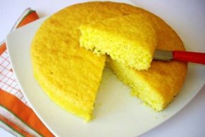 JEDNOSTAVAN I JEFTIN: Brzi kolač od griza i mandarina