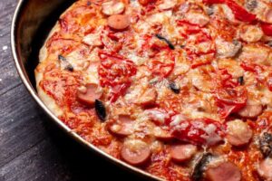 PIZZA IZ TAVE: Napravite kompletno i ukusno jelo za samo 20 minuta
