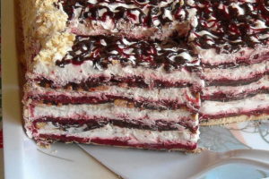 KEKS TORTA BEZ PEČENJA: Napravite je i svi koji je probaju tražit će recept!