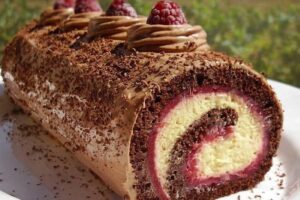 KREMASTI ROLAT: Maline, limun i čokolada - to je prava čarobna formula!