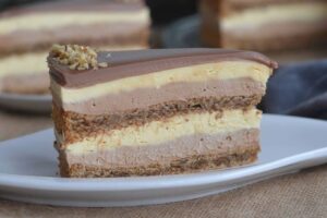 MLIJEČNA ČOKOLADNA TORTA: Neodoljiva poslastica sa 2 kore i 2 fila koja je mnogima postala najomiljenija