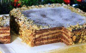 SVEČANA POSNA TORTA: Bogata i sočna, savršena za svaku priliku! [VIDEO]