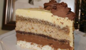 ŠARENA TORTA (I): Veoma ukusna i jako, jako kremasta!