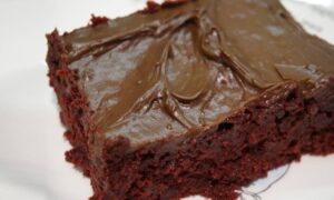 ČOKOLADNE KOCKE S JABUKAMA: Kolač koji ćete obožavati - jednostavan, ukusan i sočan