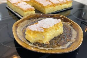 NAJUKUSNIJA KREMPITA: Prava domaća, fantastičan recept koji morate probati! [VIDEO]
